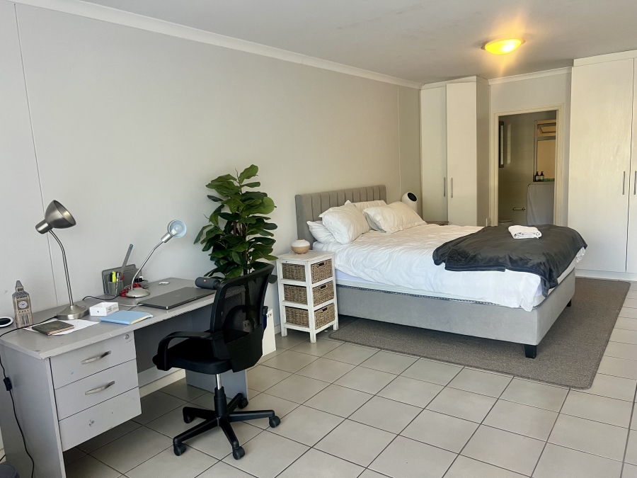 To Let 1 Bedroom Property for Rent in Gardens Western Cape